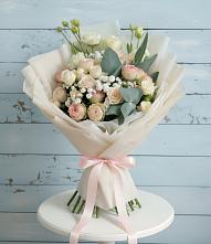 Букет цветов из:  Розы и Лизиантусы в Кировский Приморского края