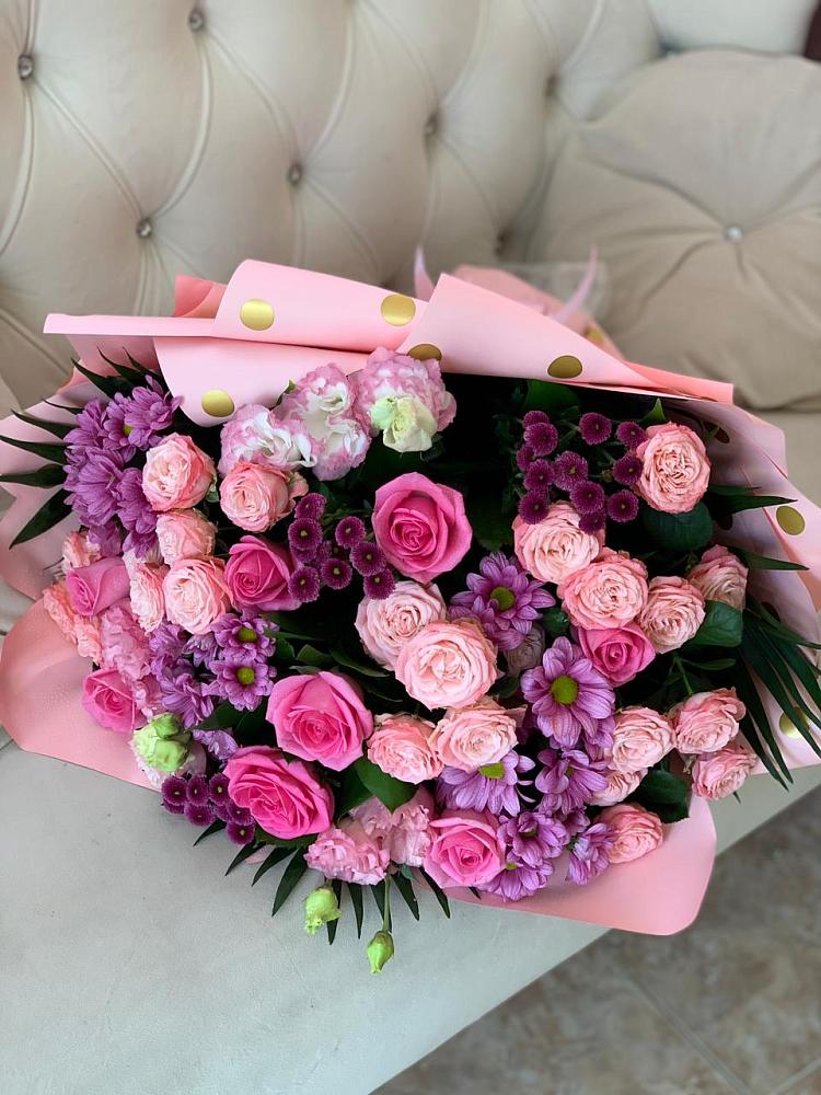 Букет цветов из: Хризантемы, Розы и Лизиантусы в Кировский Приморского края