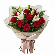 Букет цветов из:  Лилии и Розы в Кировский Приморского края