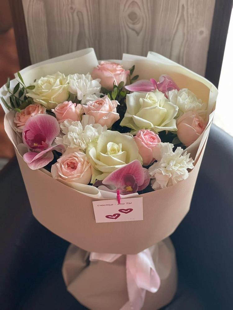 Букет цветов из: Орхидеи, Розы и Гвоздики в Кировский Приморского края