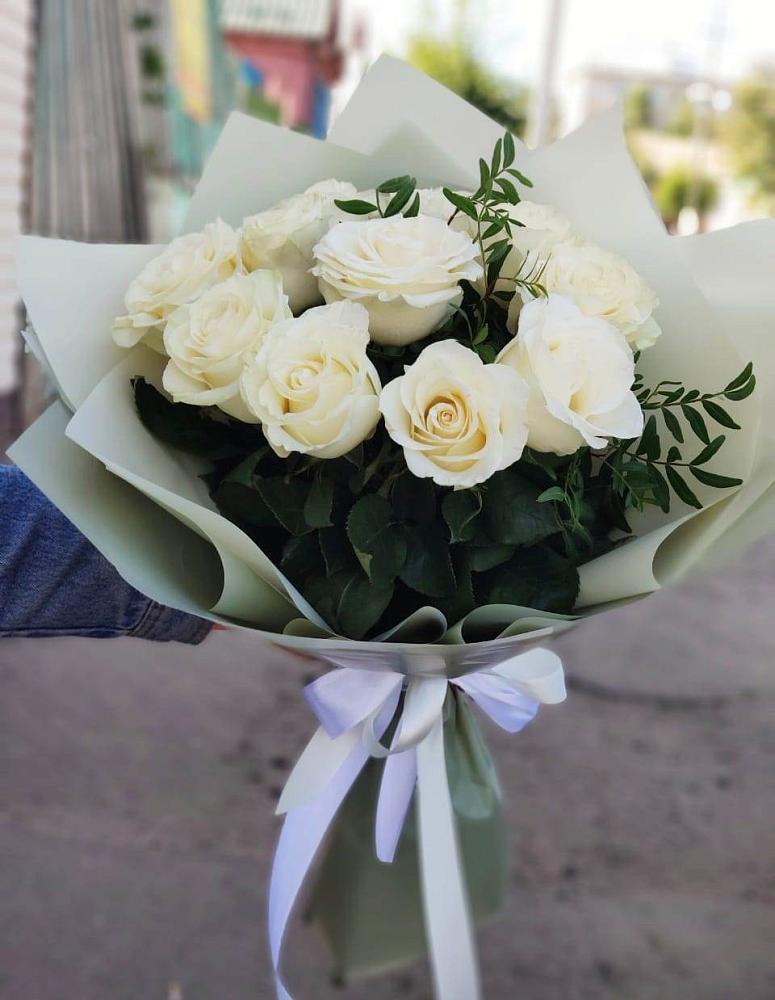 Букет Белые розы Проуд в Кировский Приморского края