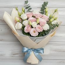 Букет цветов из:  Лизиантусы в Кировский Приморского края