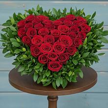 Цветочная композиция из Розы в виде сердца в Кировский Приморского края