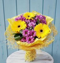 Букет цветов из:  Хризантемы и Герберы в Кировский Приморского края