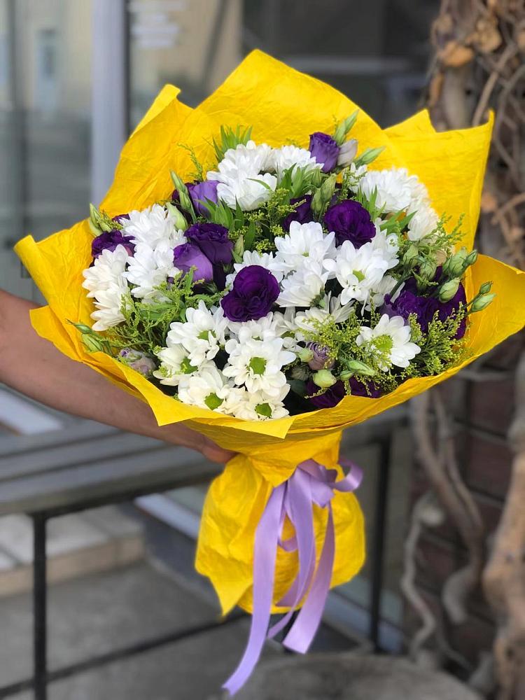 Букет цветов из: Ирисы, Хризантемы и Ромашки в Кировский Приморского края