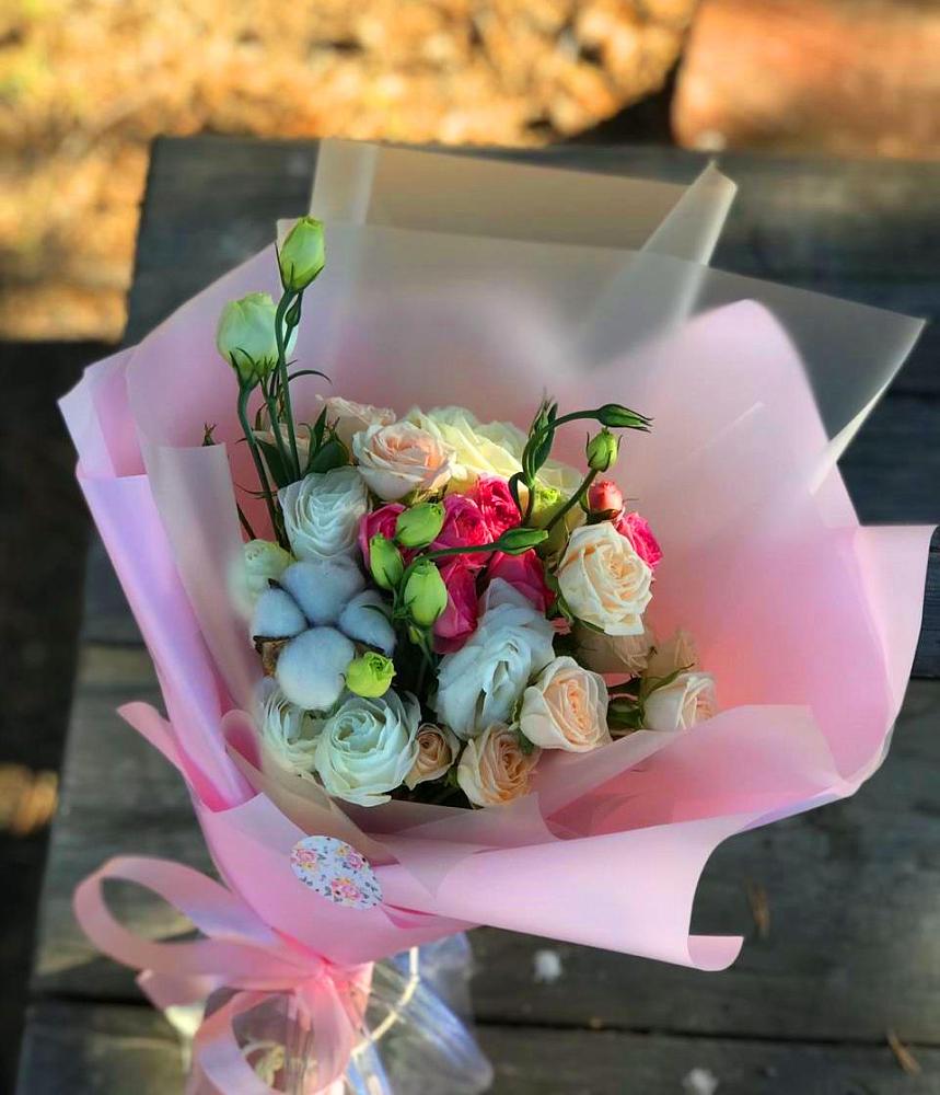 Букет цветов из: Розы и Лизиантусы в Кировский Приморского края