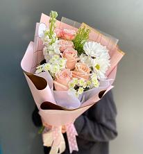 Букет цветов из:  Хризантемы и Розы в Кировский Приморского края