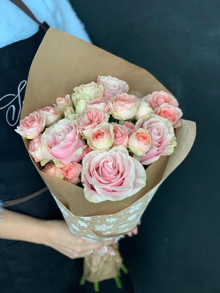 Букет цветов из: Хризантемы и Розы в Кировский Приморского края