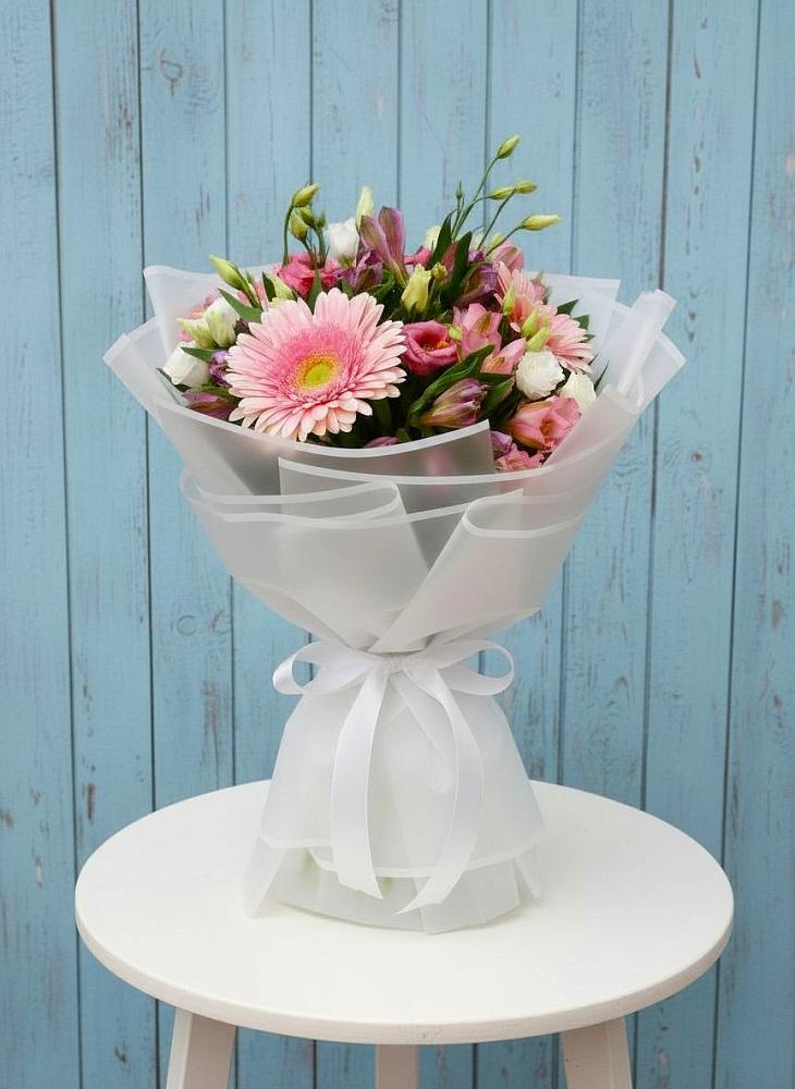 Букет цветов из: Герберы, Альстромерии и Лизиантусы в Кировский Приморского края