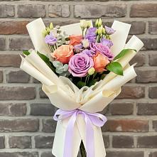 Букет цветов из:  Лизиантусы и Розы #REPLACE_PRED# Кировский Приморского края