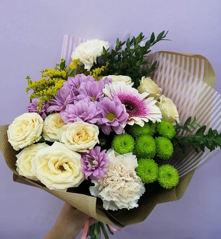 Букет цветов из: Хризантемы, Розы, Гвоздики и Герберы в Кировский Приморского края