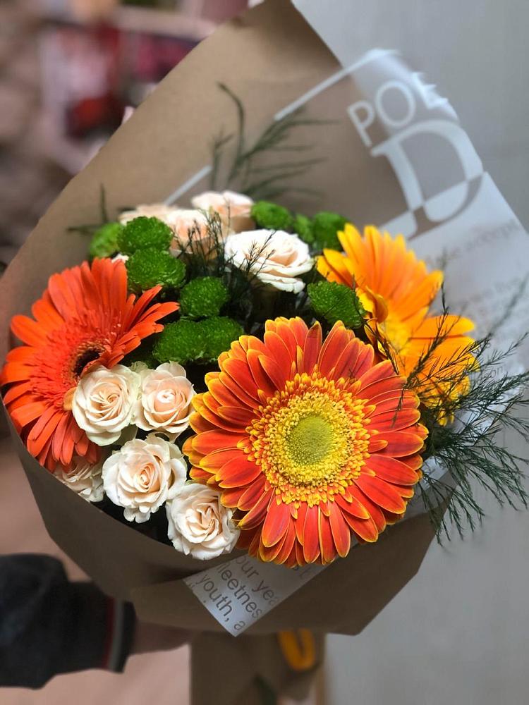 Букет цветов из: Герберы, Хризантемы и Розы в Кировский Приморского края