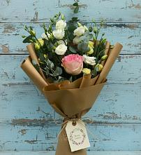 Букет цветов из:  Розы и Лизиантусы в Кировский Приморского края