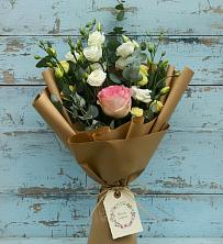 Букет цветов из:  Розы и Лизиантусы в Кировский Приморского края