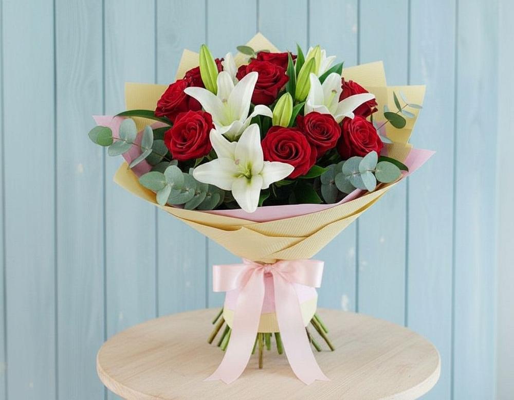 Букет цветов из: Лилии и Розы в Кировский Приморского края